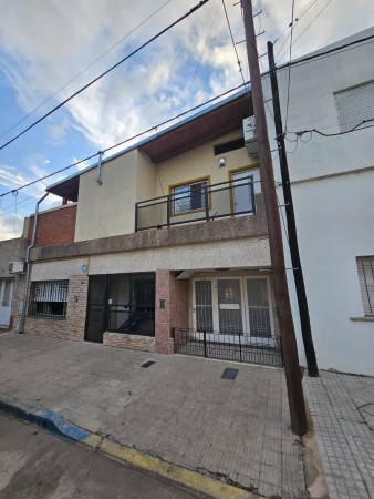 CASA EN VENTA 2 DORMITORIOS ZONA NORTE